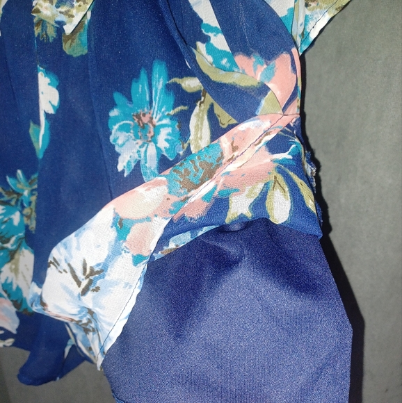 FLORAL SHORTS ROMPER - Picture 11 of 13